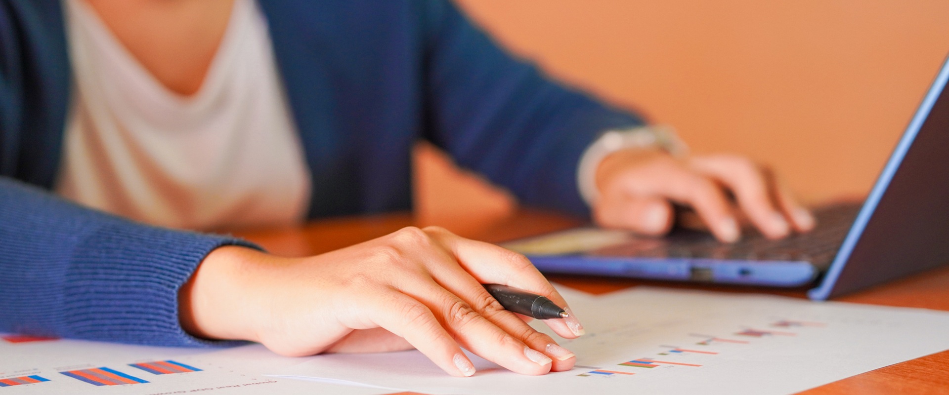 Financial advisor with clients